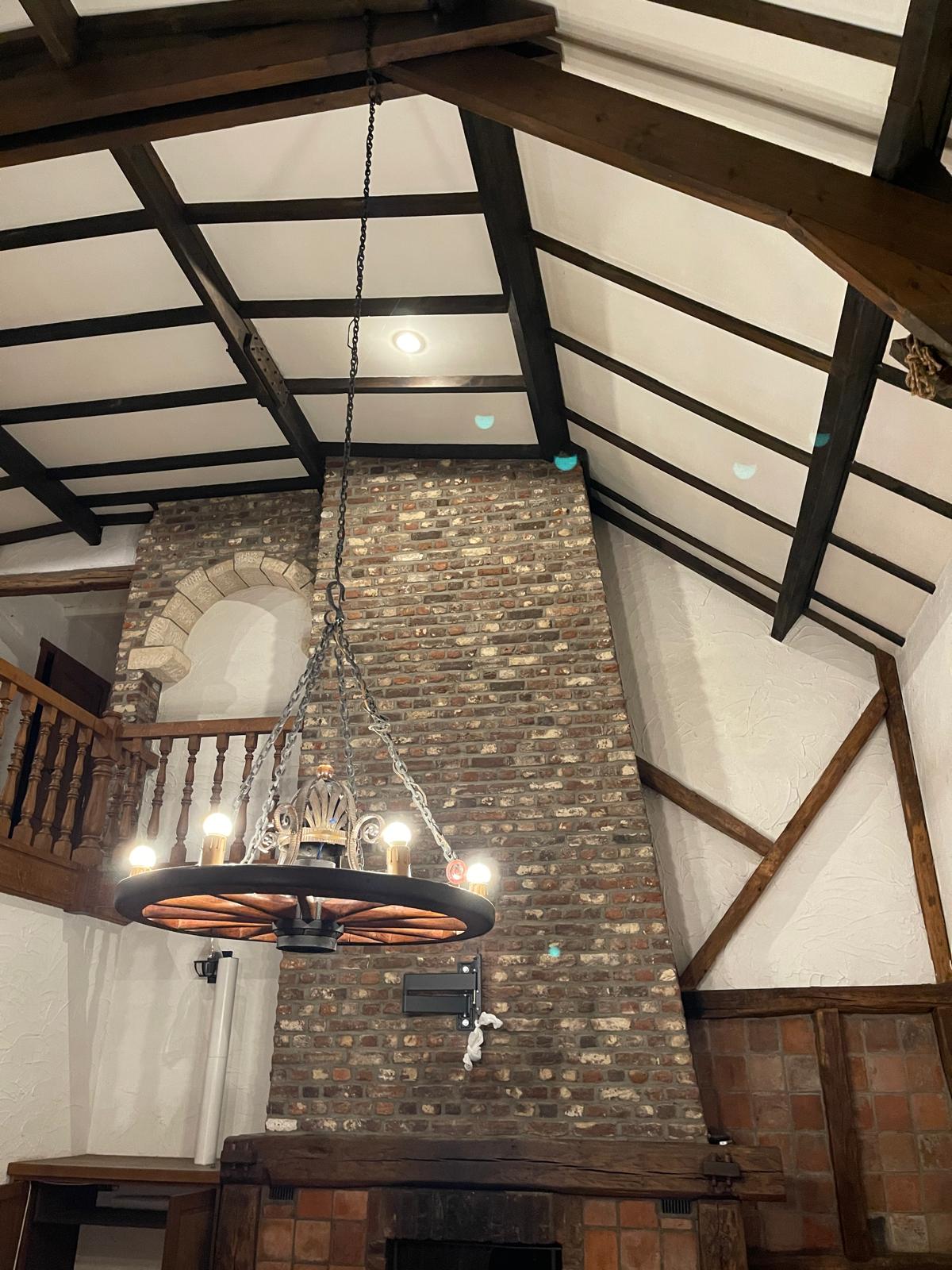 Woonkamer tijdens renovatie Tessenderlo - afbraak en isolatiewerken door T-Me Construct